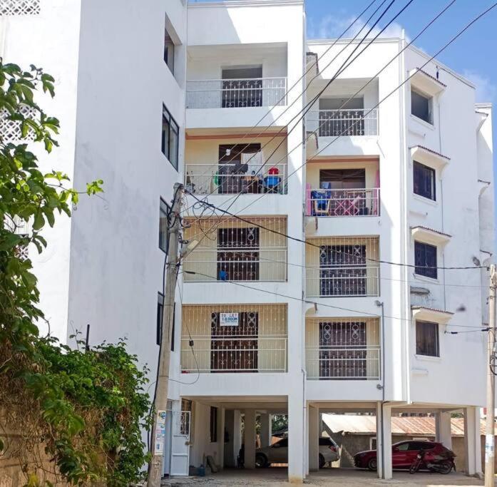 Lovely 1 Bedroom In Bamburi With Reliable Wifi Mombasa Exterior photo